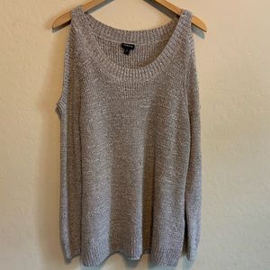 🌵Torrid Cold Shoulder pullover sweater